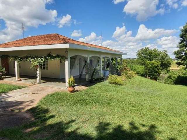 Chácara para venda em Jardim Serrano de 257.00m² com 3 Quartos, 1 Suite e 3 Garagens