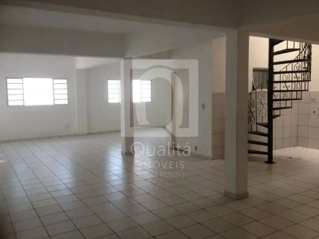 Casa para venda em Jardim Morumbi de 240.00m² com 3 Quartos, 2 Suites e 3 Garagens