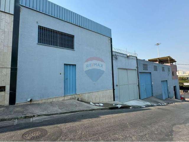 Galpão / Depósito / Armazém para alugar em Lagoinha de 250.00m² com 2 Garagens