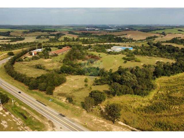 Terreno para venda em Chácaras Planalto de 92775.00m²