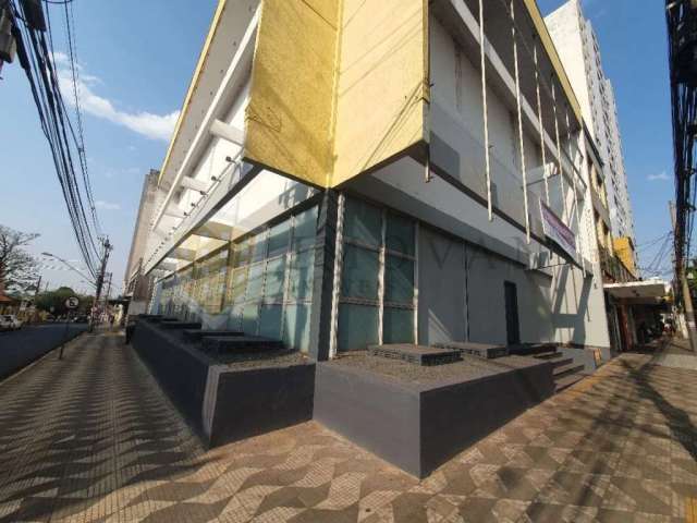 Imóvel Comercial para alugar em Centro de 1382.00m² com 15 Garagens