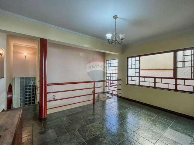 Casa para venda em Portal Luiza de 216.18m² com 3 Quartos, 1 Suite e 2 Garagens