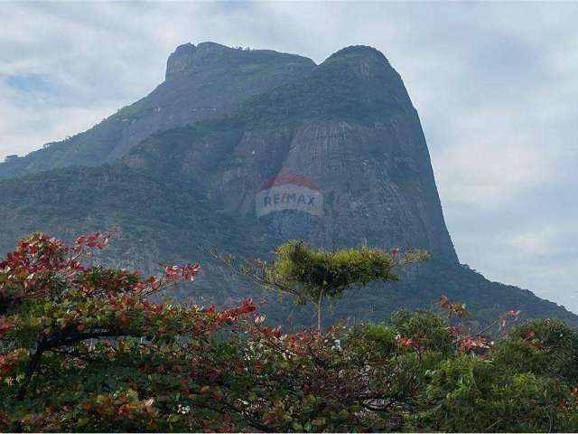 Cobertura para venda em Barra Da Tijuca de 550.00m² com 3 Quartos, 1 Suite e 3 Garagens