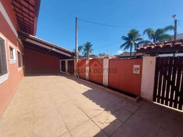 Casa para venda em Centro de 162.00m² com 3 Quartos, 1 Suite e 5 Garagens