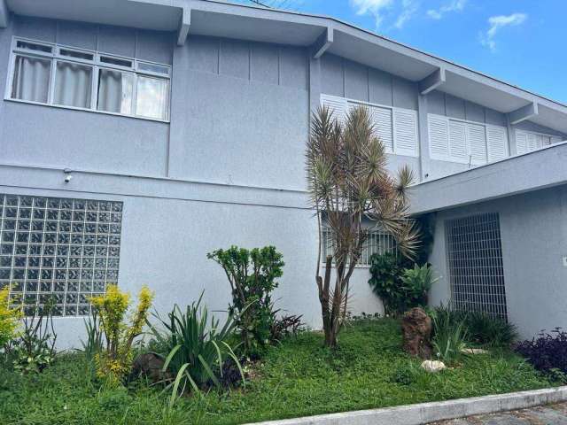 Casa para venda em Vila Oliveira de 330.00m² com 3 Quartos, 1 Suite e 2 Garagens