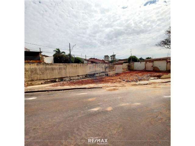 Terreno para venda em Vila Ramalho de 192.60m² com 1 Garagem