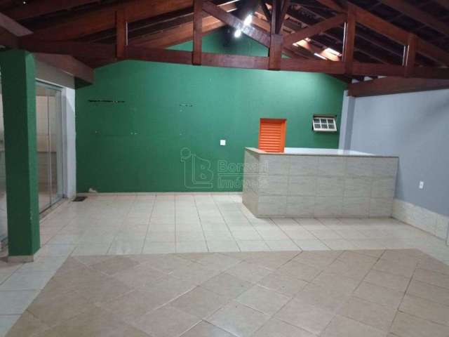 Sobrado para venda em Jardim Santa Júlia (vila Xavier) de 169.00m² com 3 Quartos, 1 Suite e 2 Garagens