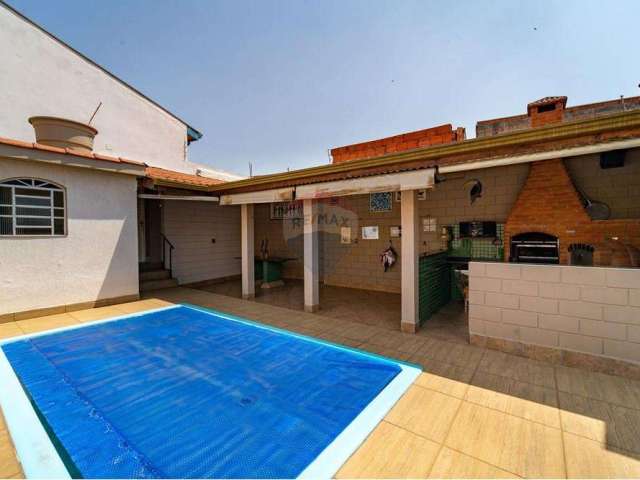 Casa para venda em Vila M Genoveva de 261.00m² com 2 Quartos, 1 Suite e 3 Garagens