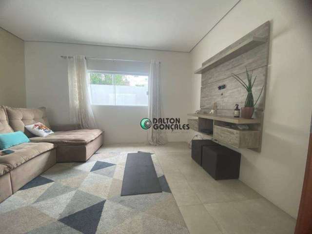 Casa para venda em Jardim Regina de 199.00m² com 3 Quartos, 1 Suite e 4 Garagens