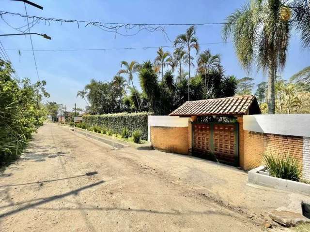 Casa de Condomínio para venda em Rio Cotia de 464.00m² com 4 Quartos, 2 Suites e 8 Garagens