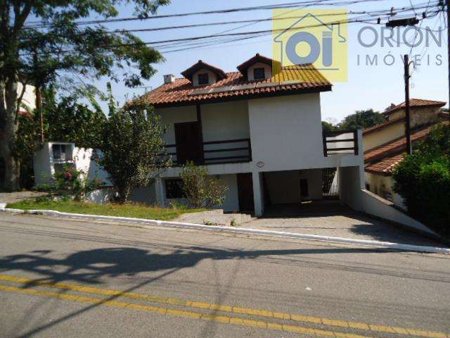 Casa de Condomínio para alugar em Aldeia Da Serra de 300.00m² com 3 Quartos e 3 Suites