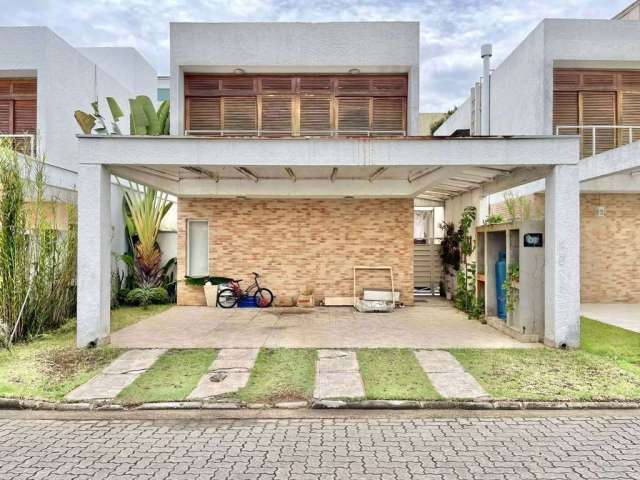 Casa para venda em Granja Viana Ii de 173.00m² com 3 Quartos, 1 Suite e 2 Garagens