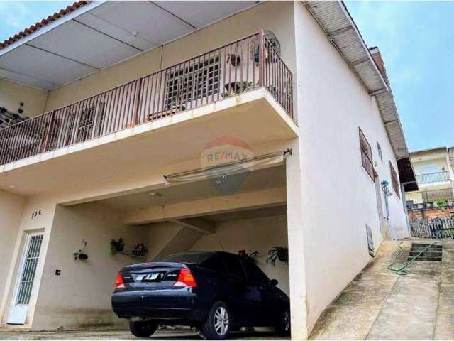 Casa para venda em Vila Gato de 179.55m² com 3 Quartos, 1 Suite e 2 Garagens