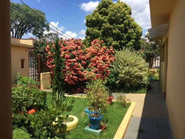 Casa para venda em Jardim Cica de 204.00m² com 5 Quartos e 8 Garagens