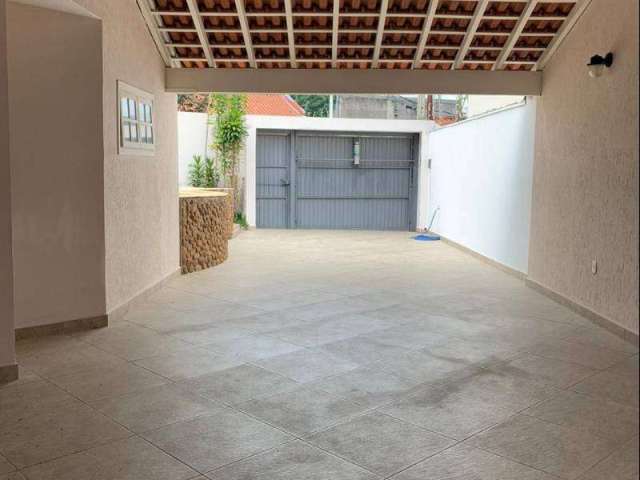 Casa para venda em Jardim Das Samambaias de 360.00m² com 4 Quartos, 2 Suites e 4 Garagens