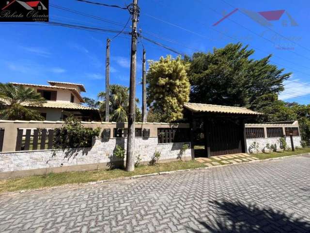 Casa de Condomínio para venda em Caravelas de 250.00m² com 5 Quartos, 2 Suites e 4 Garagens