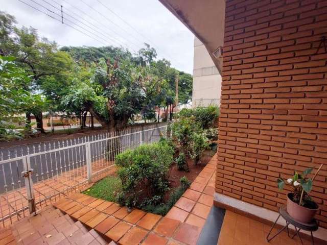 Casa para venda em Jardim Macedo de 150.00m² com 3 Quartos, 1 Suite e 2 Garagens