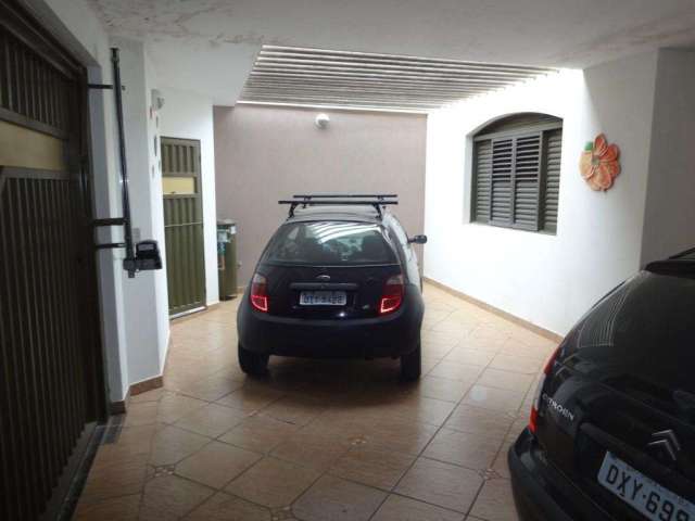 Casa para venda em Alto de 107.00m² com 3 Quartos, 1 Suite e 2 Garagens