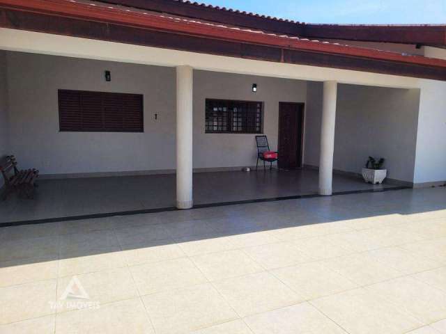 Casa para venda em Jardim Amélia de 225.00m² com 3 Quartos, 1 Suite e 5 Garagens