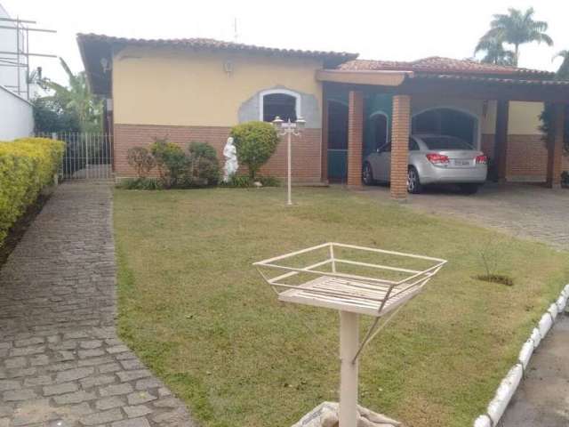 Casa para venda em Estrada Taubaté-tremembé de 450.00m² com 3 Quartos, 1 Suite e 3 Garagens