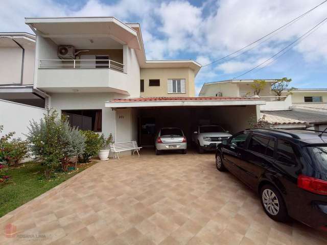 Casa para venda em Esplanada Independência de 300.00m² com 4 Quartos, 3 Suites e 5 Garagens