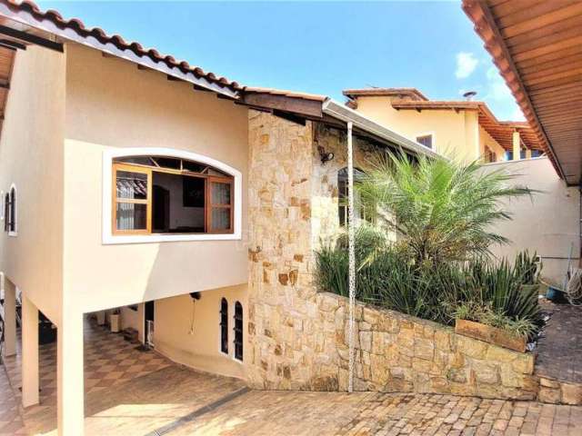 Casa para venda em Jardim Sabiá de 247.00m² com 2 Quartos, 1 Suite e 4 Garagens