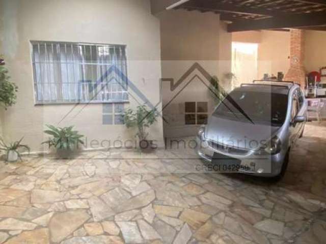 Casa para venda em Jardim Solange de 197.00m² com 3 Quartos, 1 Suite e 2 Garagens