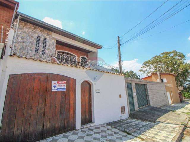 Casa para venda em Jardim Simus de 273.00m² com 3 Quartos, 1 Suite e 2 Garagens