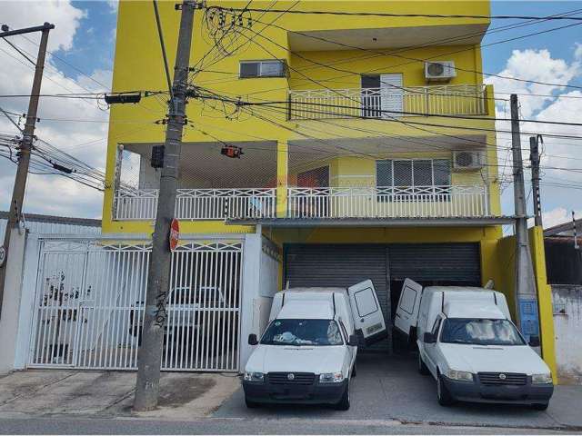 Sobrado para venda em Jardim Saira de 268.00m² com 2 Quartos, 2 Suites e 4 Garagens