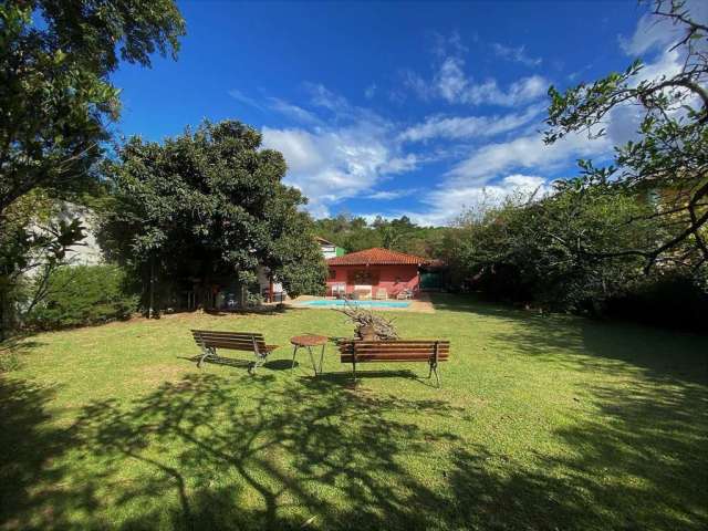 Casa para venda em Chácara Vale Do Rio Cotia de 285.00m² com 3 Quartos, 3 Suites e 4 Garagens