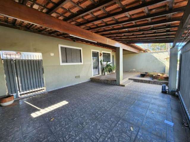 Casa para venda em São Pedro de 200.00m² com 4 Quartos, 1 Suite e 2 Garagens