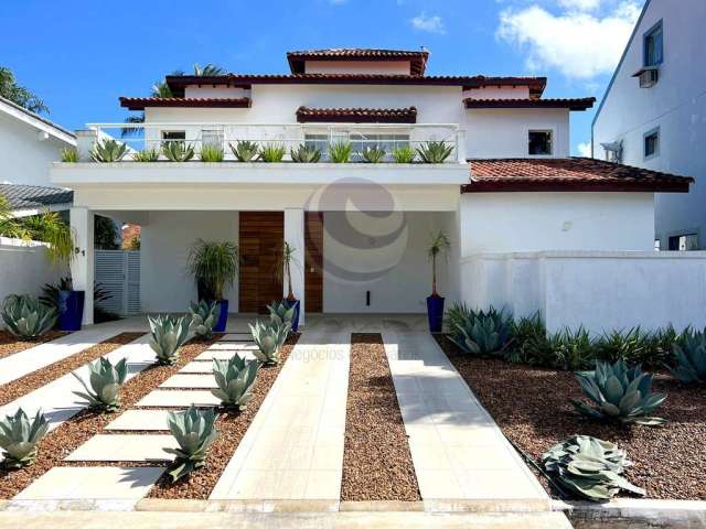 Casa de Condomínio para venda em Jardim Acapulco de 525.00m² com 4 Quartos, 4 Suites e 4 Garagens