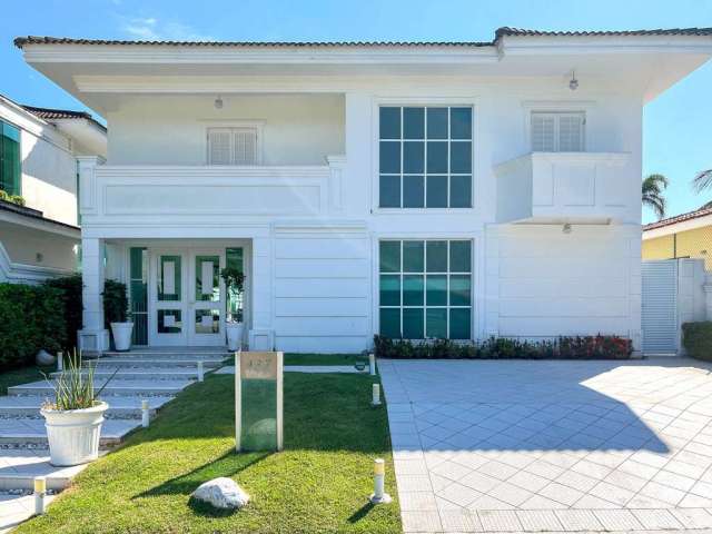 Casa de Condomínio para venda e aluguel em Jardim Acapulco de 525.00m² com 4 Quartos, 4 Suites e 2 Garagens