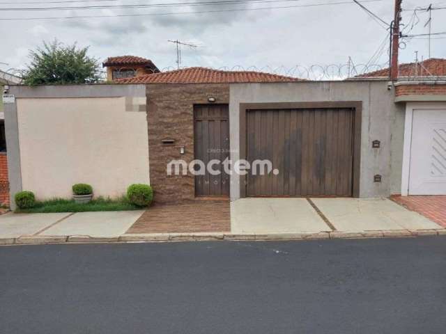 Casa para venda em Jardim Macedo de 159.00m² com 3 Quartos, 1 Suite e 3 Garagens