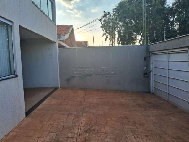 Casa para venda em Jardim Das Estações (vila Xavier) de 353.00m² com 3 Quartos, 1 Suite e 2 Garagens