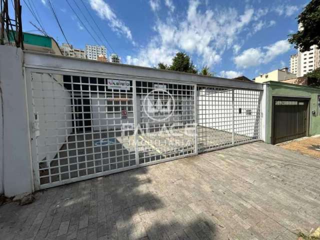 Casa para alugar em Centro de 117.00m² com 1 Quarto e 3 Garagens