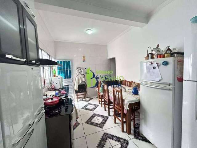 Casa para venda em Núcleo Residencial Vila Vitória de 150.00m² com 5 Quartos, 2 Suites e 4 Garagens