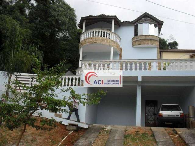 Casa de Condomínio para venda em Granja Viana de 270.00m² com 3 Quartos, 1 Suite e 2 Garagens