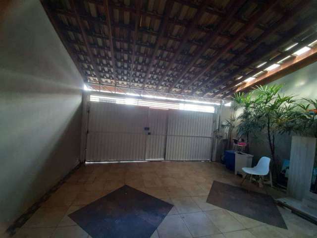 Casa para venda em Vila Municipal de 221.00m² com 2 Quartos, 2 Suites e 4 Garagens