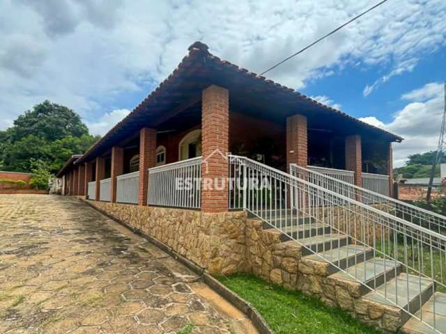 Casa de Condomínio para venda em Residencial Florença de 270.00m² com 3 Quartos, 1 Suite e 3 Garagens