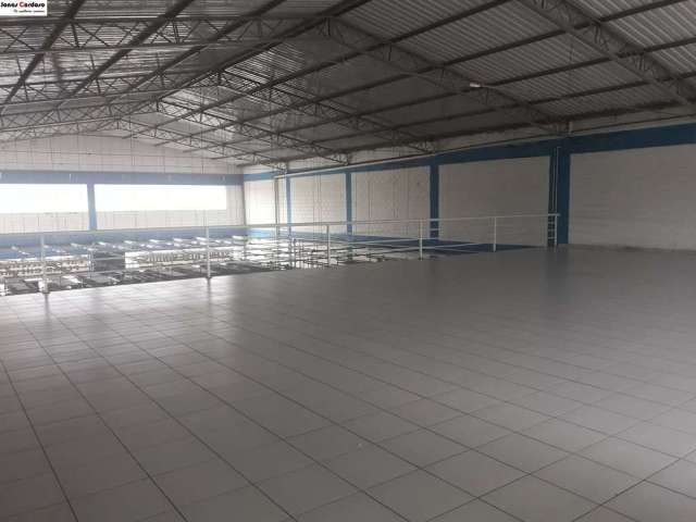 Galpão / Depósito / Armazém para venda em Centro de 1700.00m² com 10 Garagens