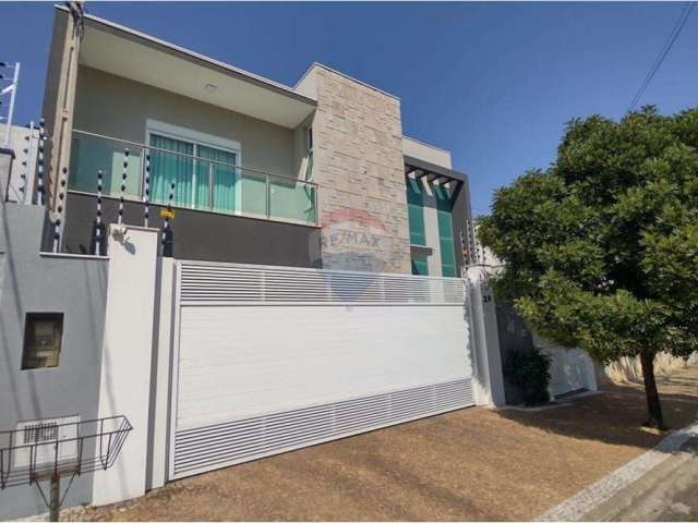 Casa para venda em Parque Residencial Figueira de 270.00m² com 3 Quartos, 3 Suites e 3 Garagens