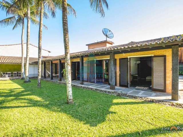 Casa para venda em Condomínio Lagoinha de 300.00m² com 4 Quartos, 2 Suites e 6 Garagens