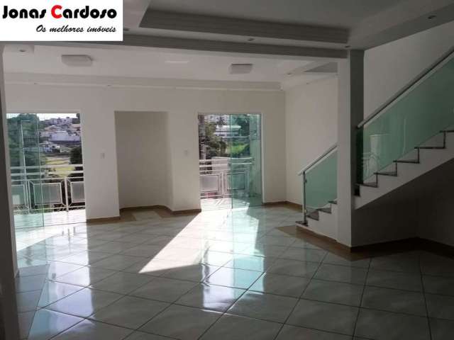 Casa para alugar em Parque Santana de 200.00m² com 3 Quartos, 1 Suite e 4 Garagens