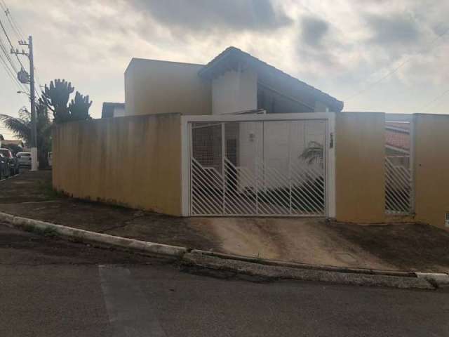 Casa para venda em Parque Das Laranjeiras de 257.62m² com 3 Quartos, 1 Suite e 2 Garagens