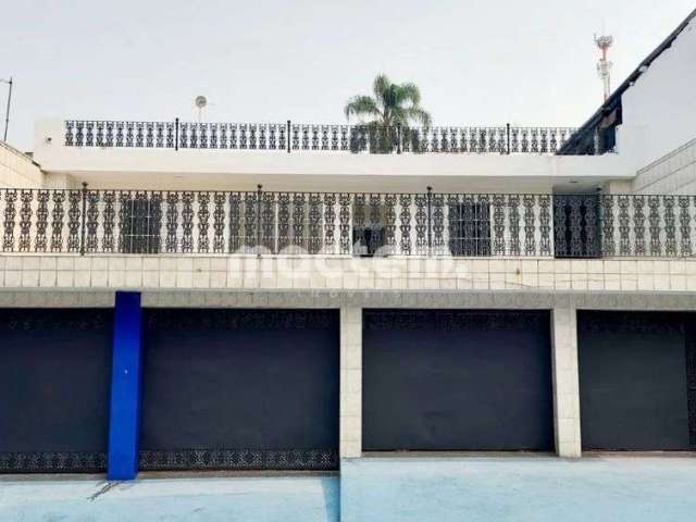 Sobrado para venda em Vila Dalva de 238.00m² com 6 Quartos, 2 Suites e 6 Garagens