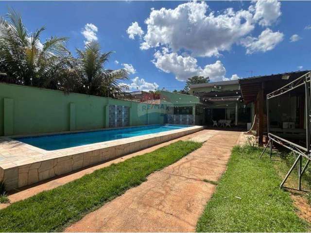 Casa para venda em Jardinópolis de 306.00m² com 3 Quartos e 5 Garagens