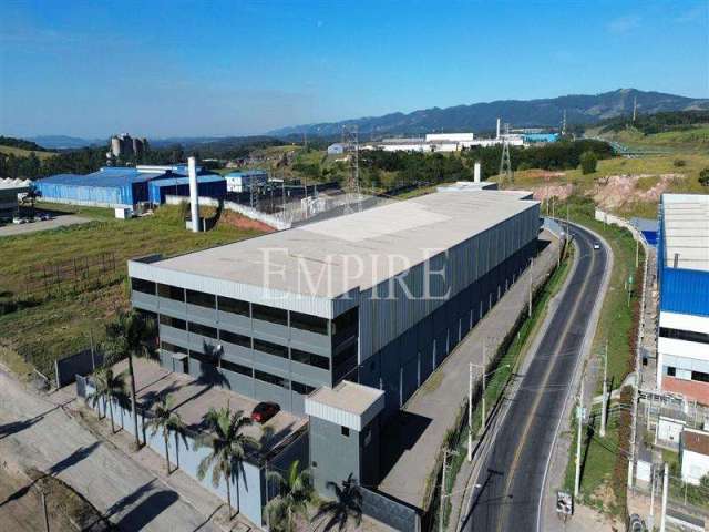 Galpão / Depósito / Armazém para alugar em Taboão de 5600.00m²