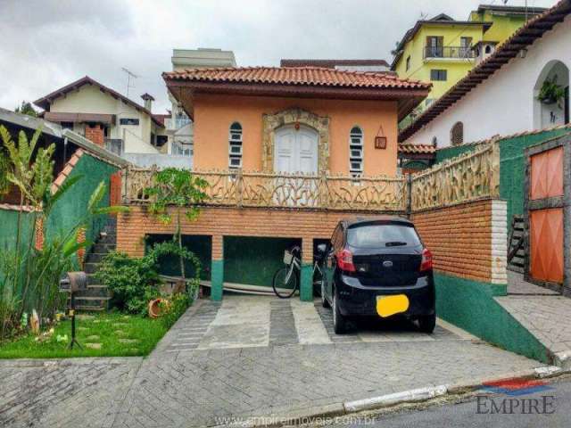 Casa de Condomínio para venda em Arujázinho Iv de 198.00m² com 3 Quartos, 1 Suite e 2 Garagens