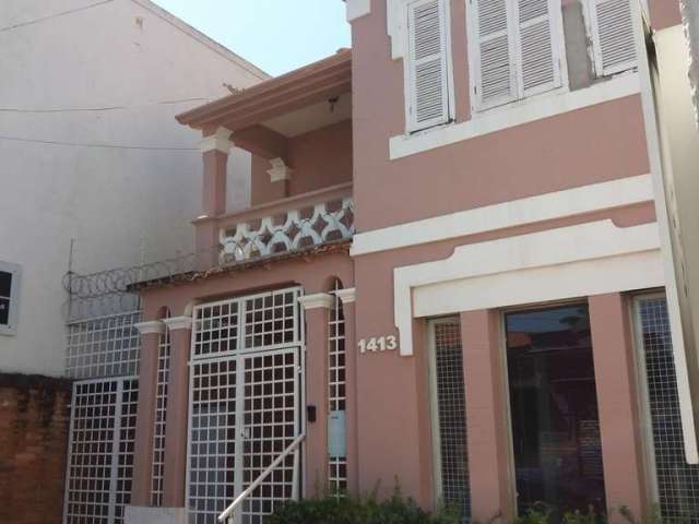 Casa para alugar em Centro de 200.00m² com 3 Quartos e 3 Garagens